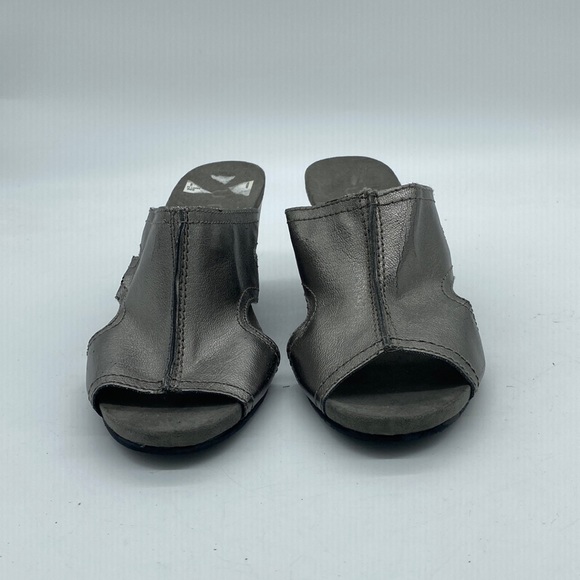 Unisa Babs Slip On Sandals Wedges Silver Womens Size 6 M - Picture 2 of 16